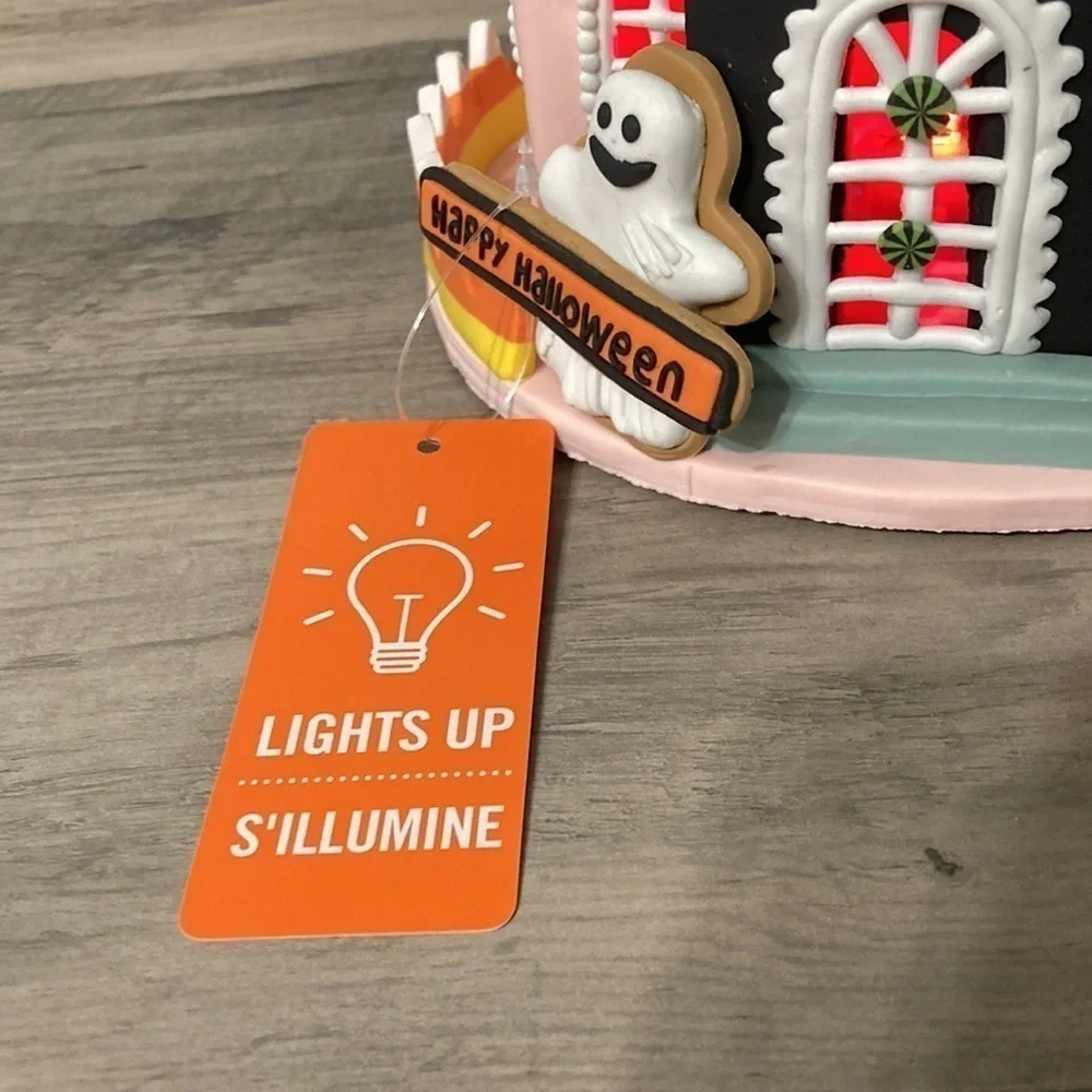 NEW! LIGHT UP COLOR CHANGING RIP GINGERBREAD HALLOWEEN HAUNTED HOUSE